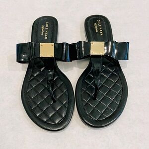 Cole Haan Signature Tali Women's Black Patent Leather Flat Bow Sandals Size 7B.